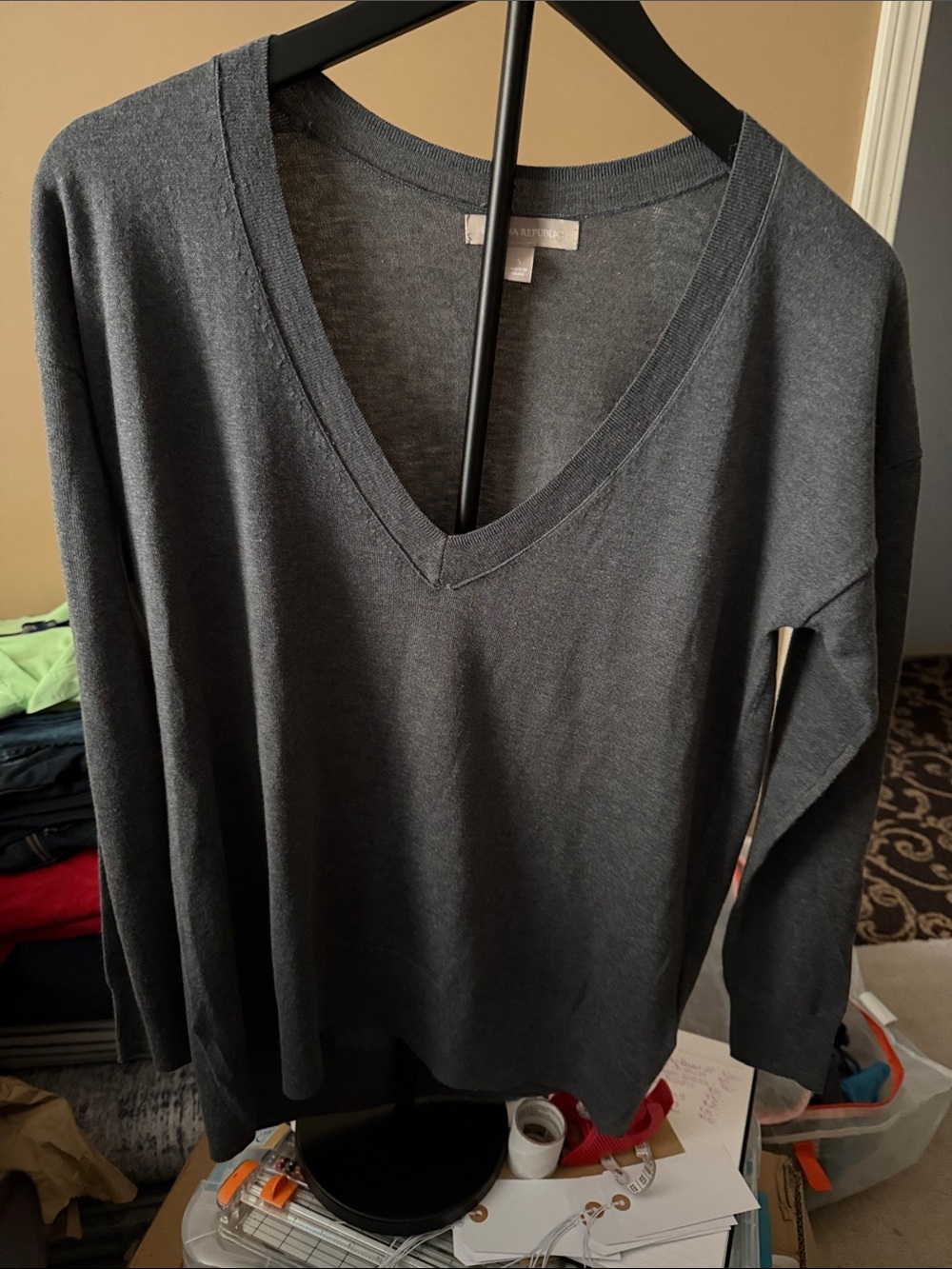 Banana Republic Women's Charcoal Gray V-Neck Sweater